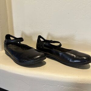 Josef Seibel Black Loafers Classic Flats